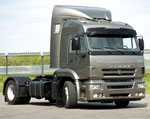 Управлять грузовыми автомобилями позволяют права категории CЕ