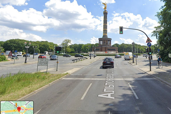 Перекресток с круговым движением в Берлине