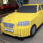 Автомобиль созданный из конструктора лего